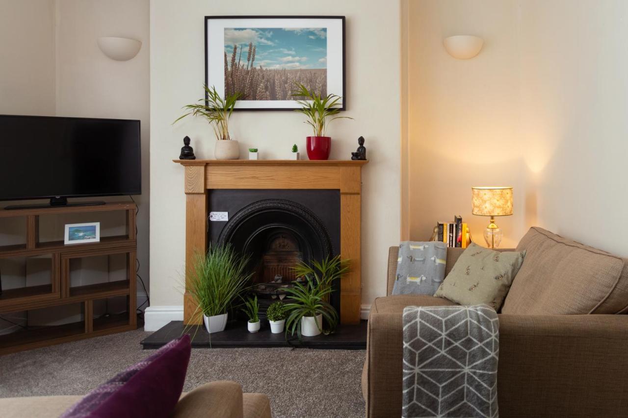 Lovely City Town House With Free Parking Sleeps 2 To 6 Guests York Exterior photo